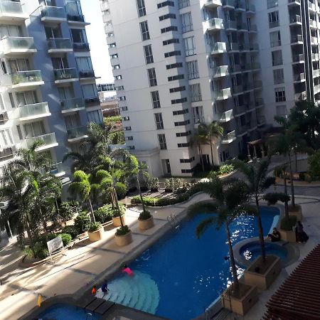 One Palm Tree Villas Manila Exteriör bild