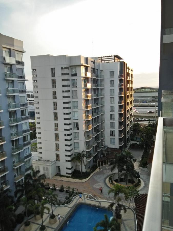 One Palm Tree Villas Manila Exteriör bild